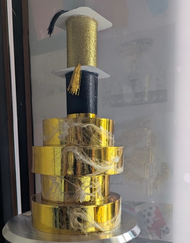 Cake-Inspired Decorative Display (Separable Parts)